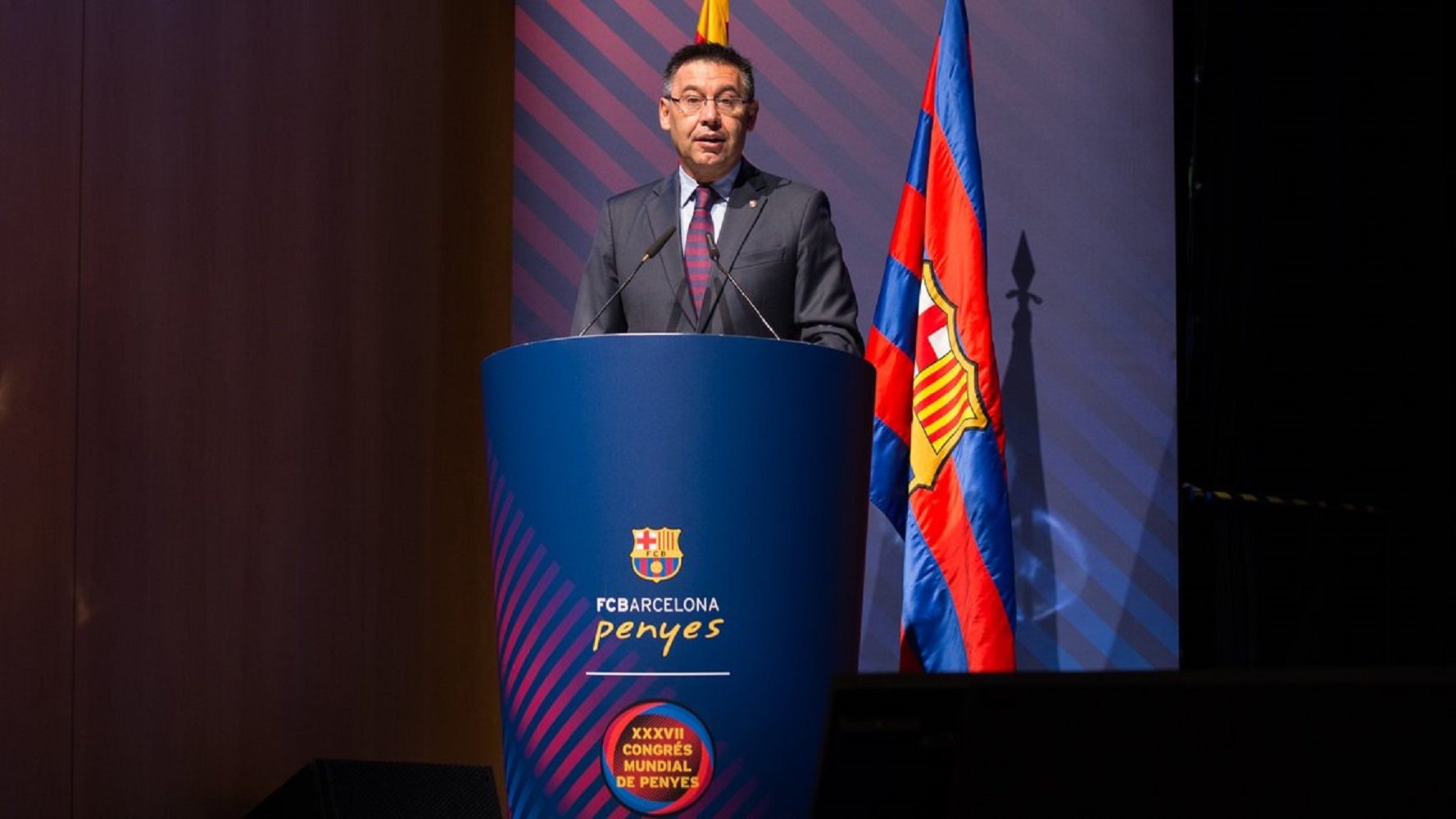 Josep Maria Bartomeu treu pit de la Masia