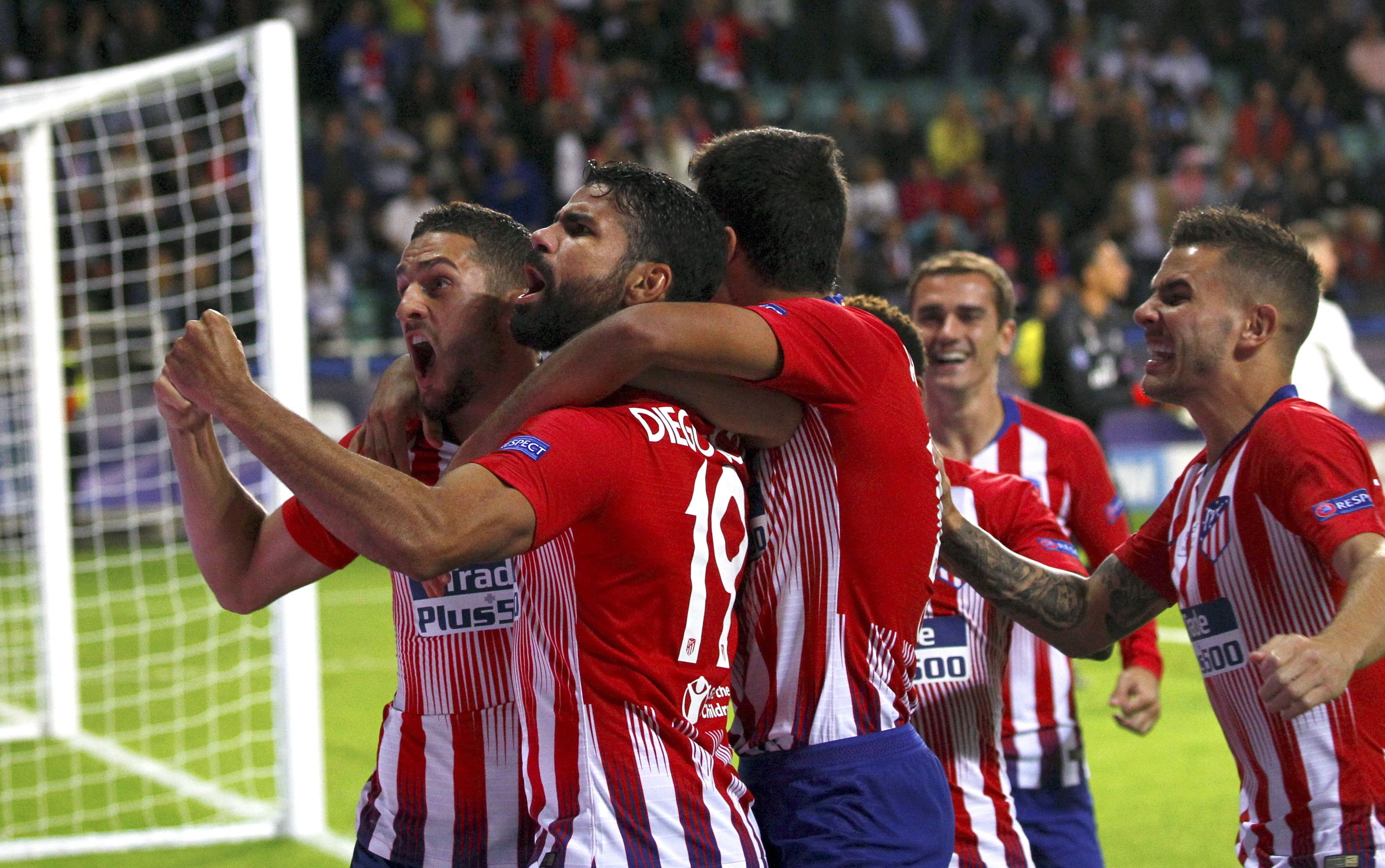 El Atlético se venga del Madrid y levanta la Supercopa de Europa (2-4)