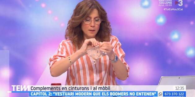 Melero intentant obrir sonny angel 3Cat Melero intentant obrir sonny angel 3Cat