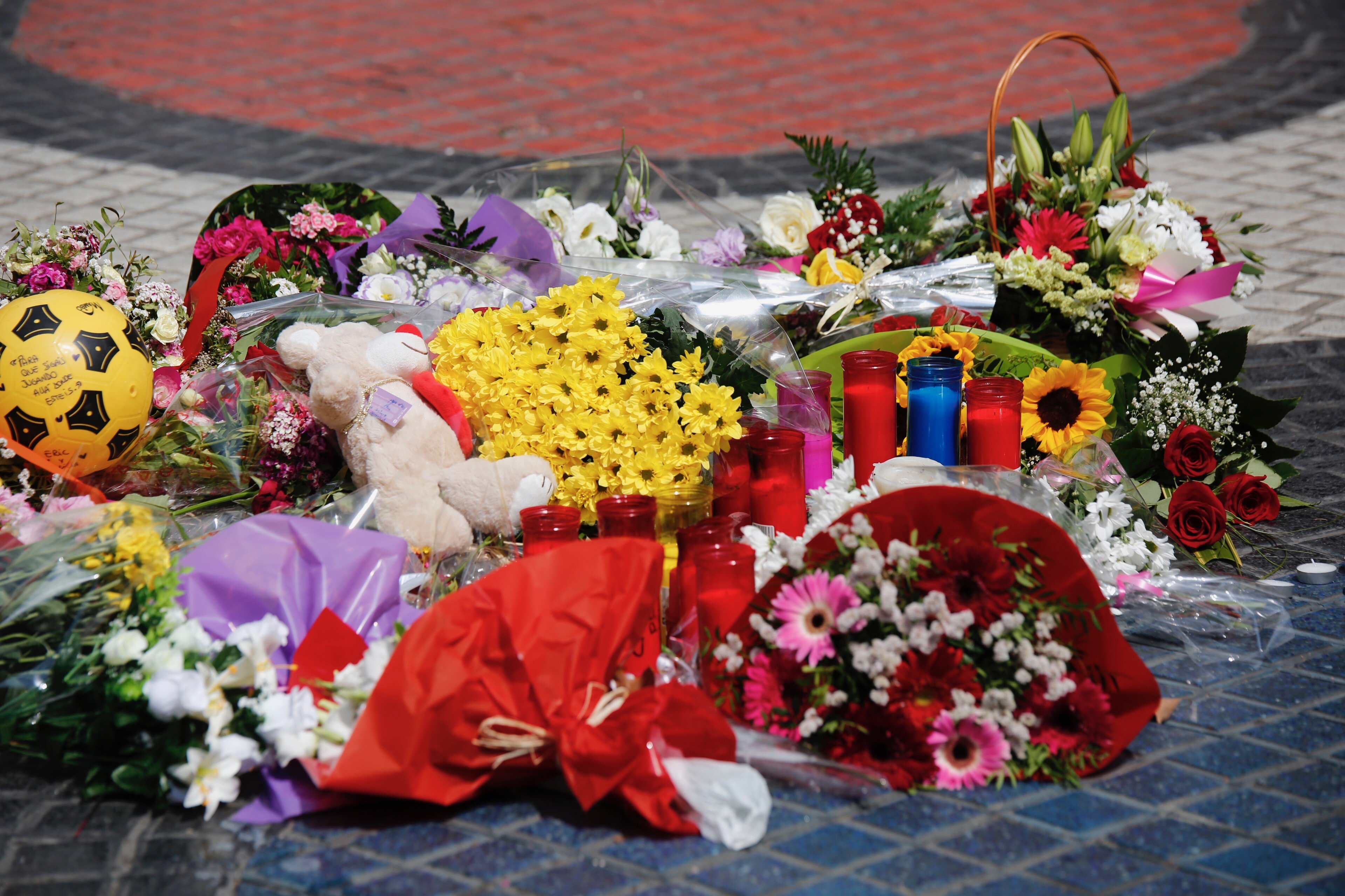 Tornen les flors a la Rambla pel 17-A