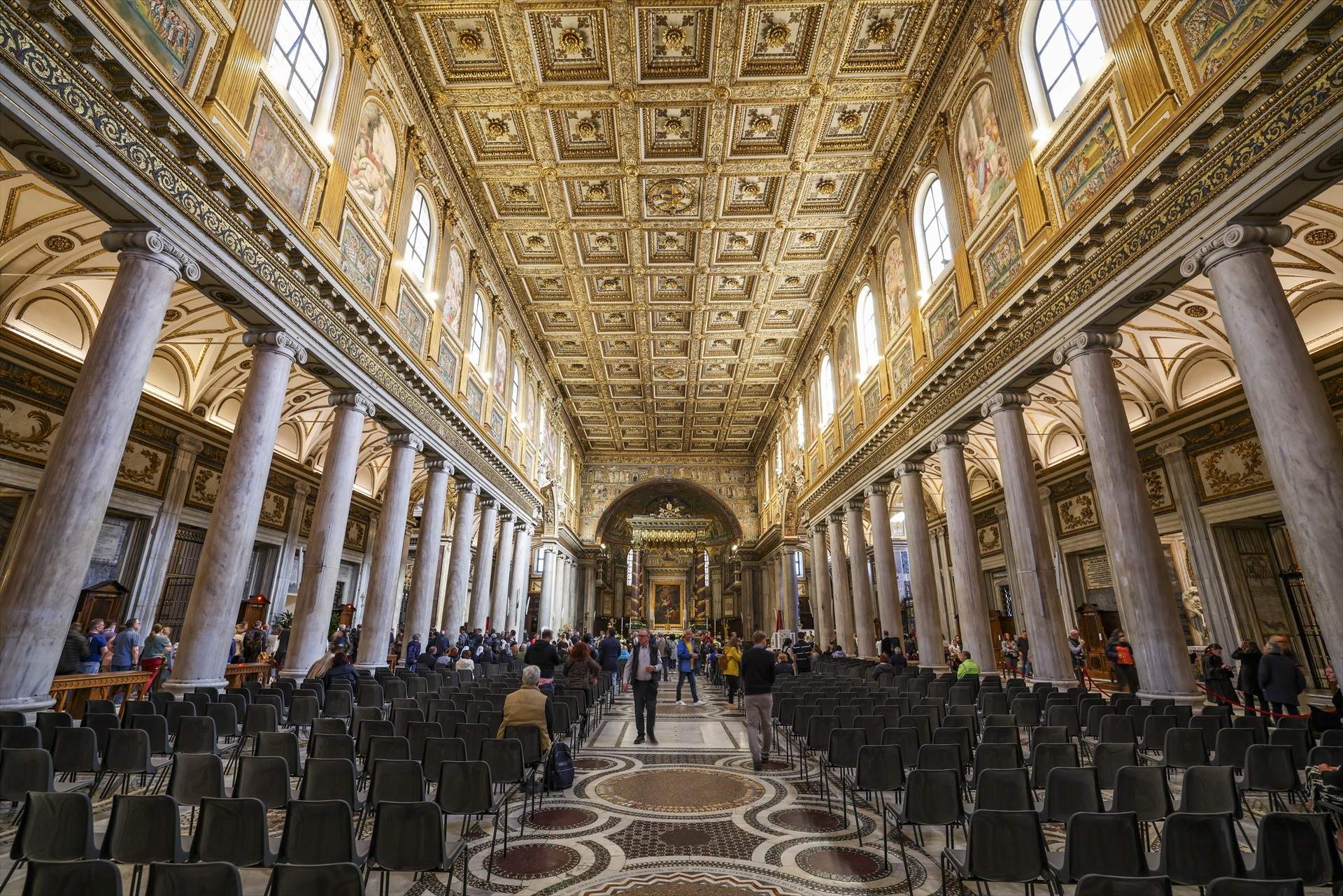 Interior de la basílica de Santa Maria la Major (Europa Press) Interior de la basílica de Santa Maria la Major (Europa Press)