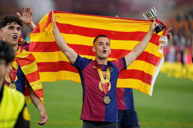 Marc Casadó Pau Cubarsí senyera / Foto: Europa Press Marc Casadó Pau Cubarsí senyera / Foto: Europa Press
