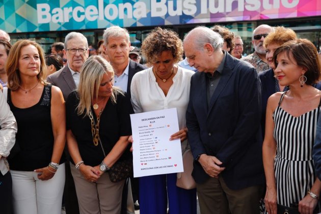 ELNACIONAL montserrat fernandez diaz ofrena la rambla Sergi Alcàzar ELNACIONAL montserrat fernandez diaz ofrena la rambla Sergi Alcàzar