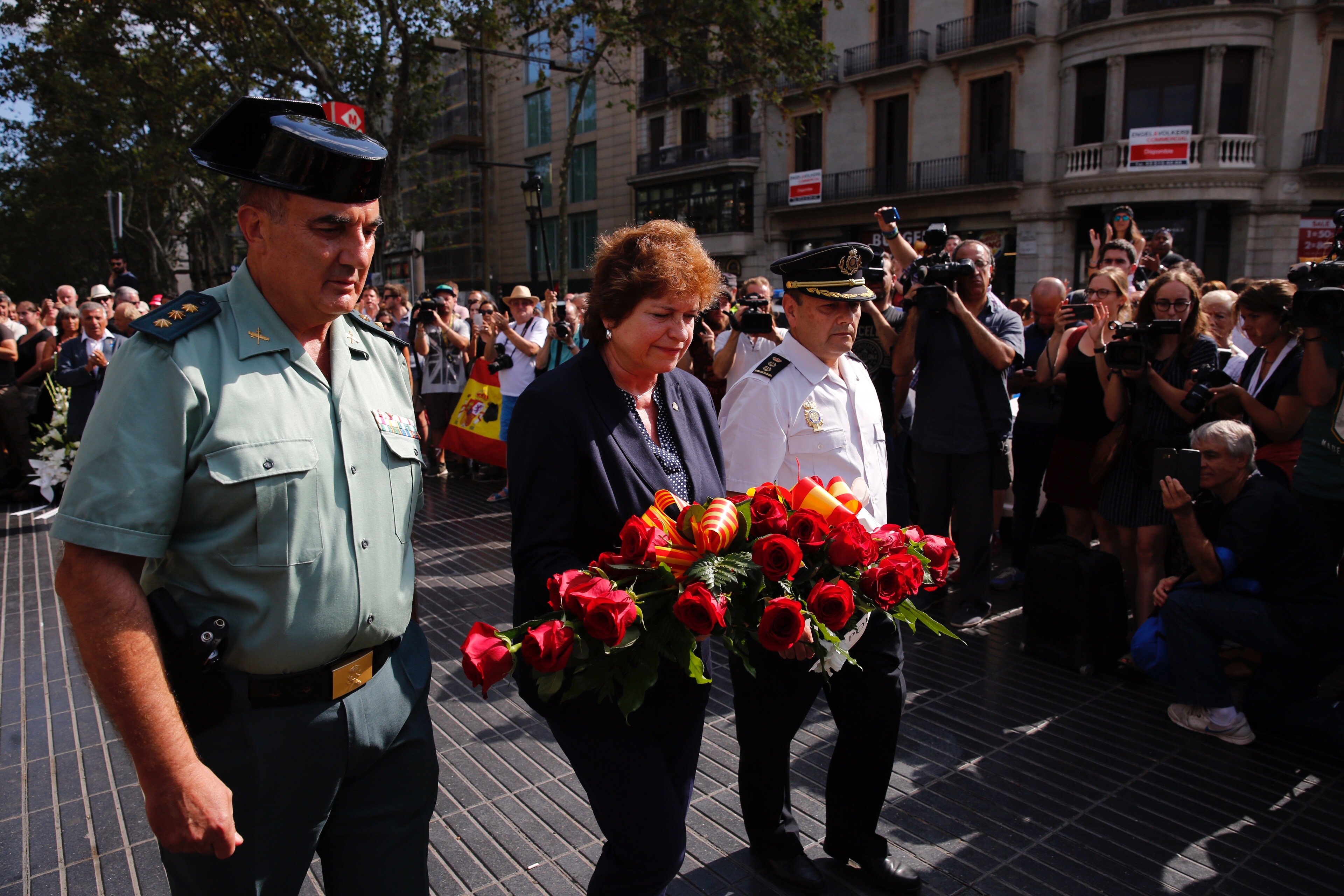 ofrenda floral rambla guardia civil policía nacional. Sergi Alcazar