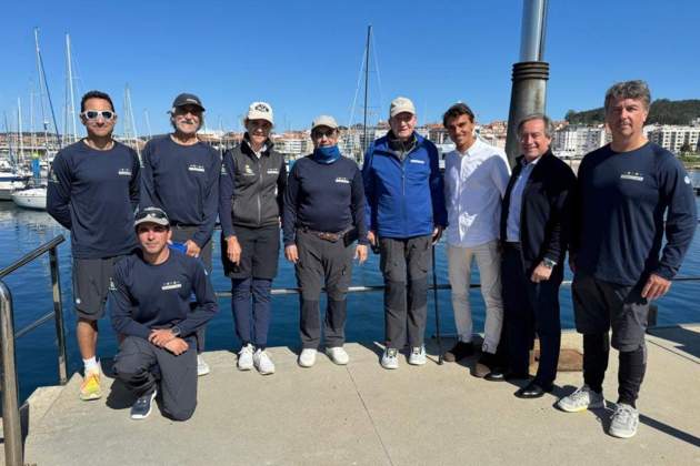 Juan Carlos y la Infanta Elena, foto de equipo