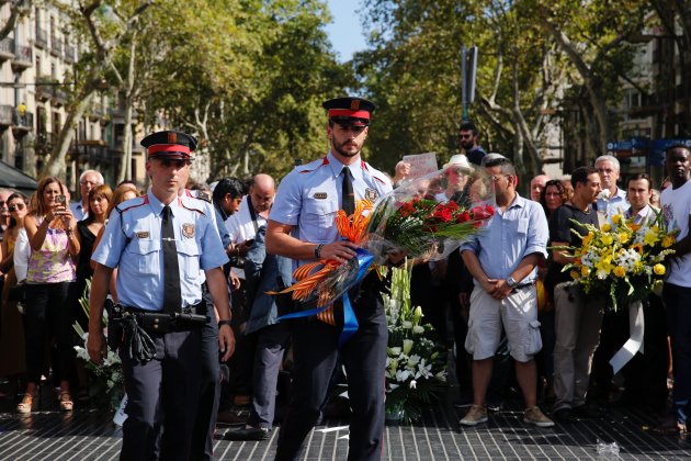 ofrenda floral rambla acvot sergi alcazar