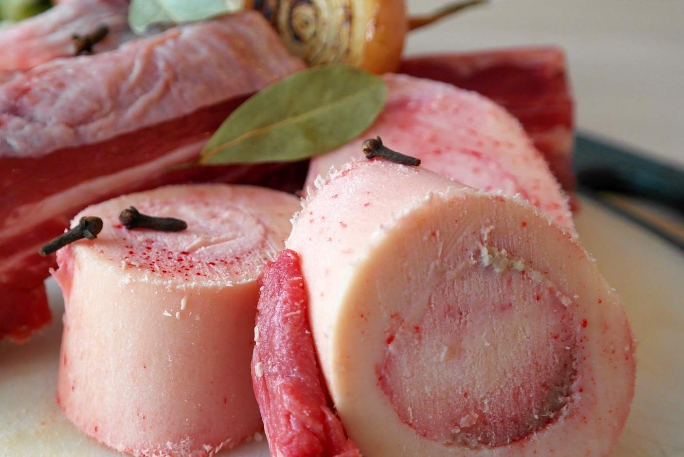 Por qué está de moda comer el tuétano y cómo cocinarlo