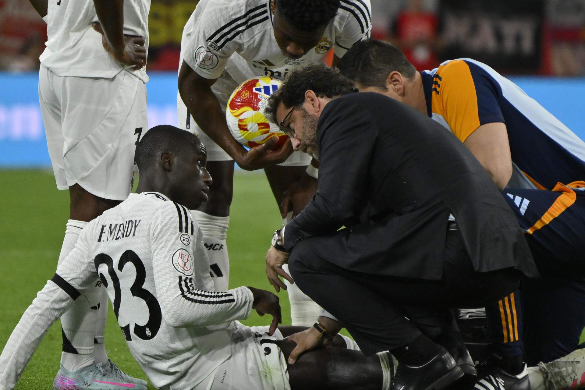 Lesió de Mendy: què li passa, quina lesió té i quant temps estarà de baixa amb el Reial Madrid