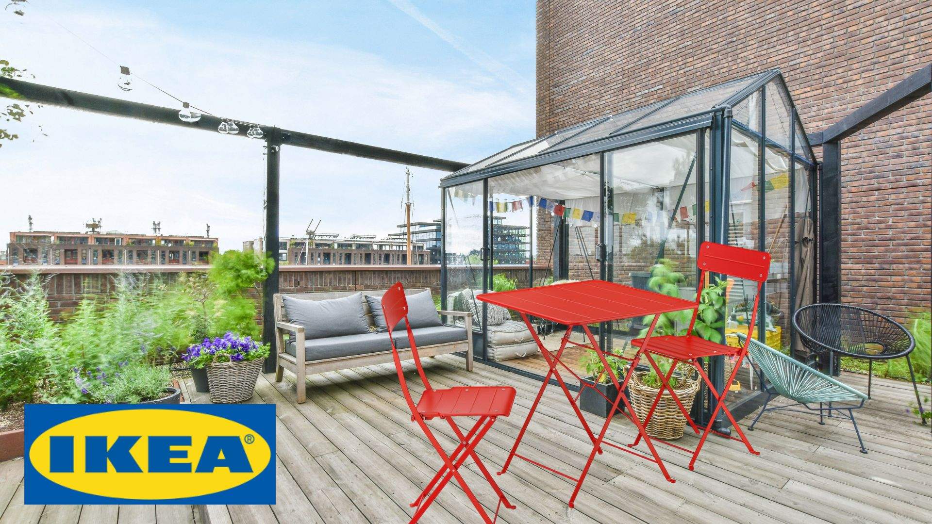 Ikea pinta en 14 colors diferents les cadires i taula perfecta per a balcons sense espai