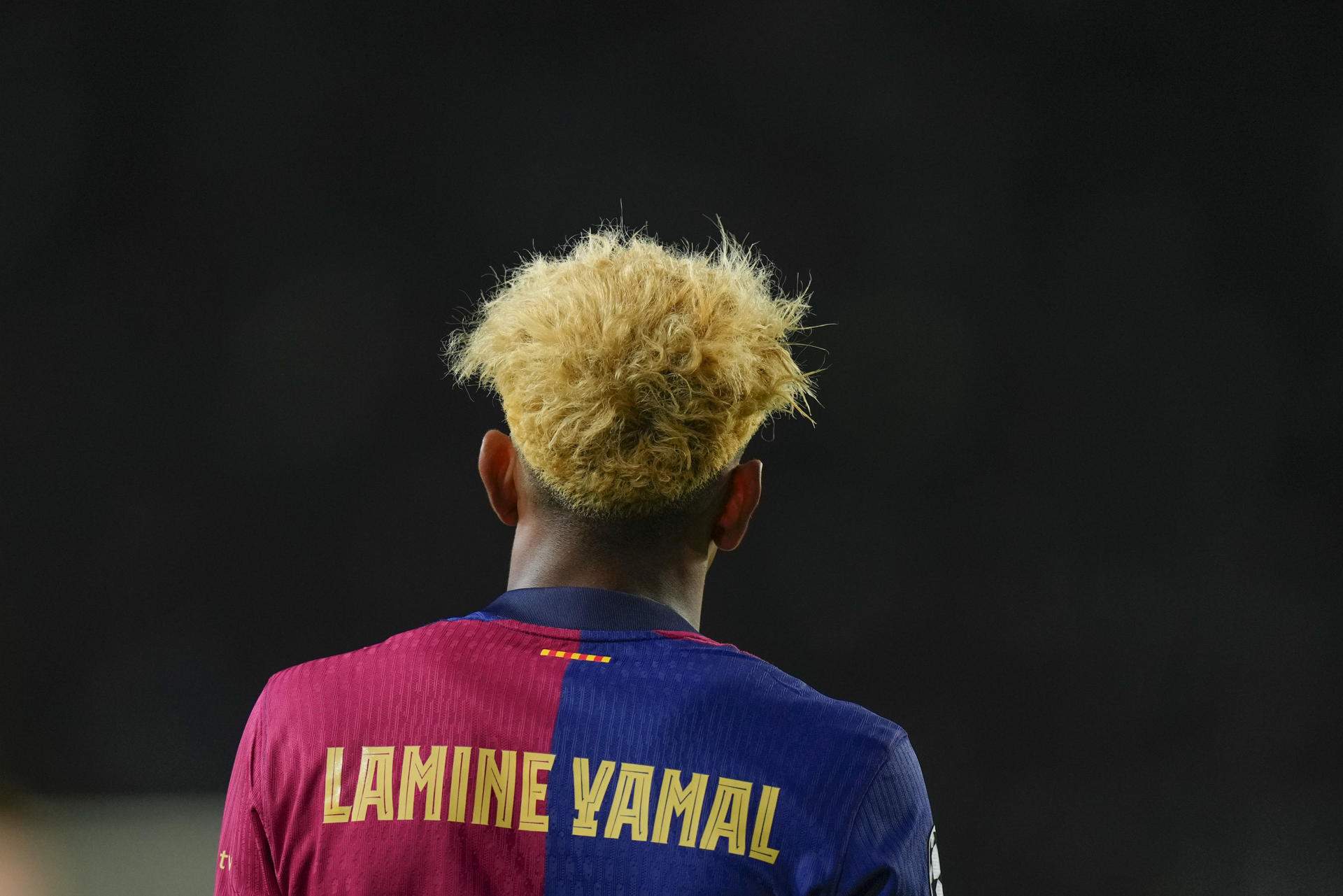 Les portades esportives es rendeixen a Lamine Yamal arreu del món amb el record del millor Messi