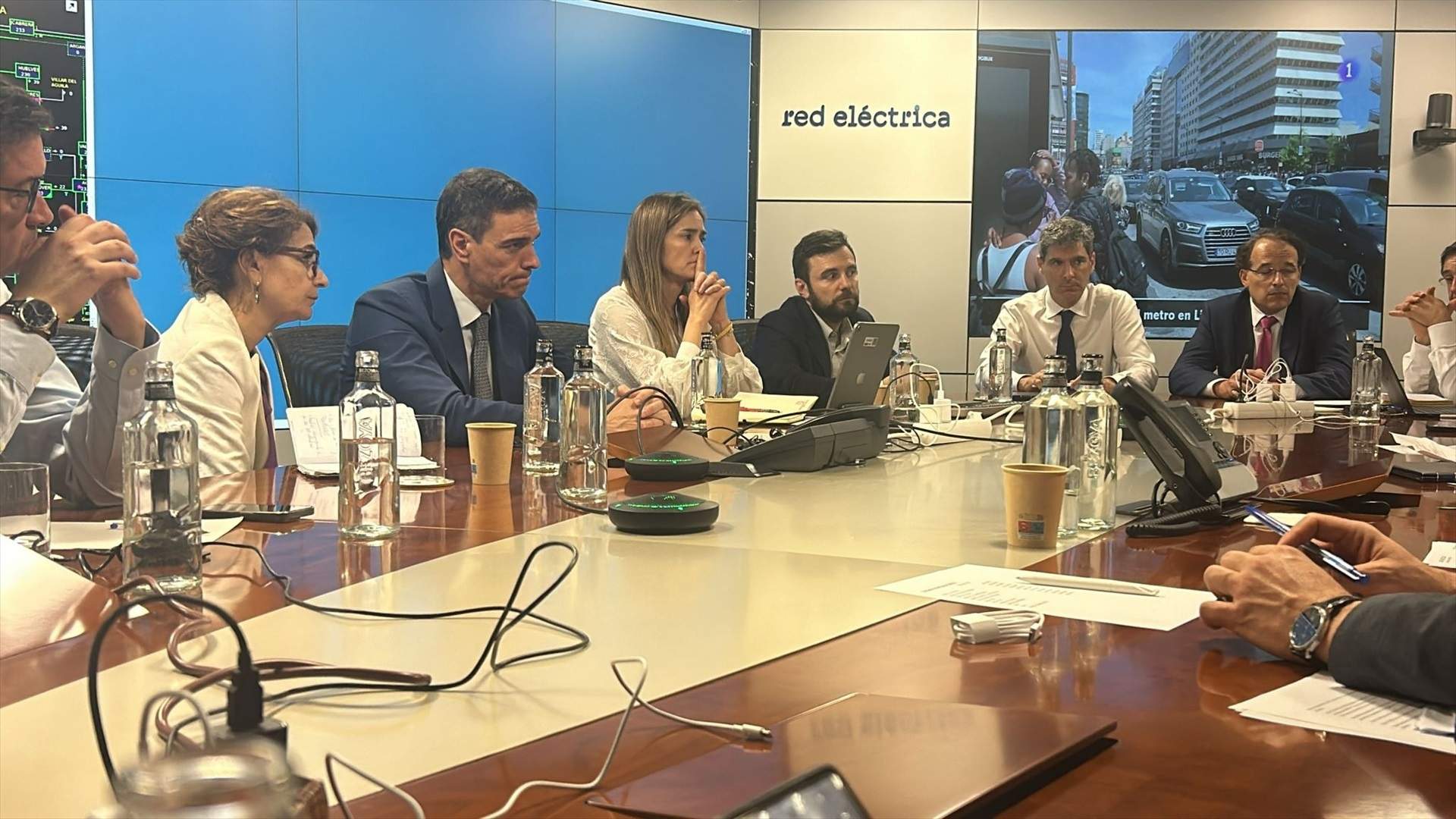 El govern espanyol demana més informació a les elèctriques sobre les hores d'abans i després de l'apagada