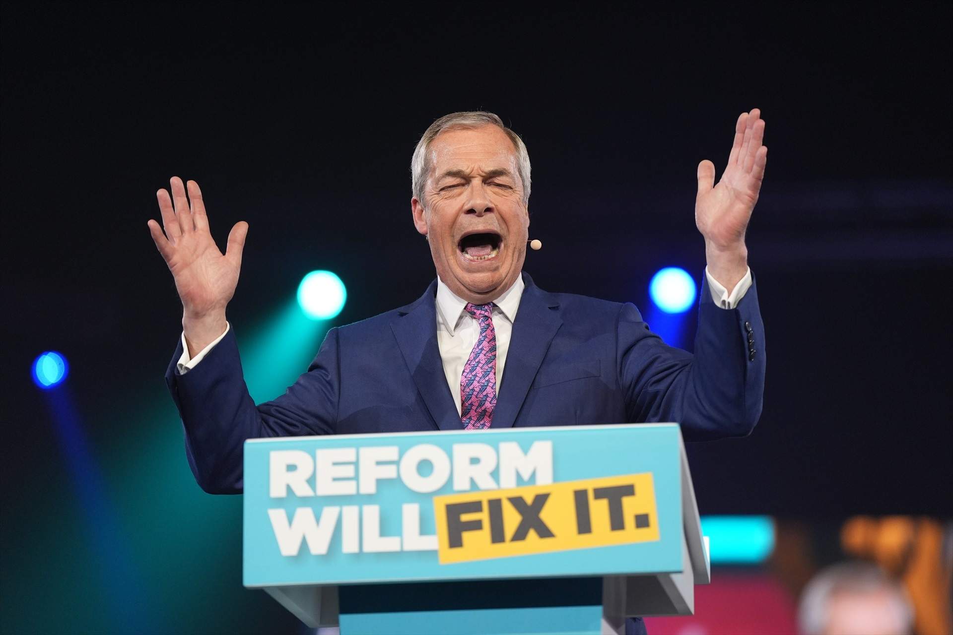 El populista Farage triomfa en les eleccions locals d'Anglaterra mentre el laborisme s'estavella