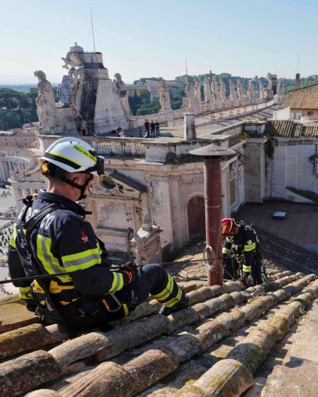 El Vaticà instal·la ja la xemeneia, pocs dies abans del conclave: hi haurà fumata blanca aviat?