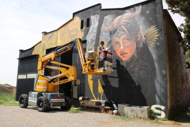 Mural de la deesa Artemissa a Penelles / ACN Mural de la deesa Artemissa a Penelles / ACN