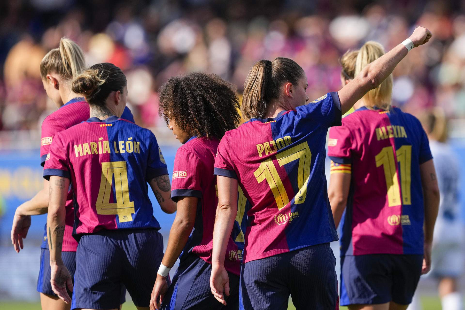 El Barça femení atropella al Deportivo amb un contundent 4-0 i s'acosta a un nou títol de lliga