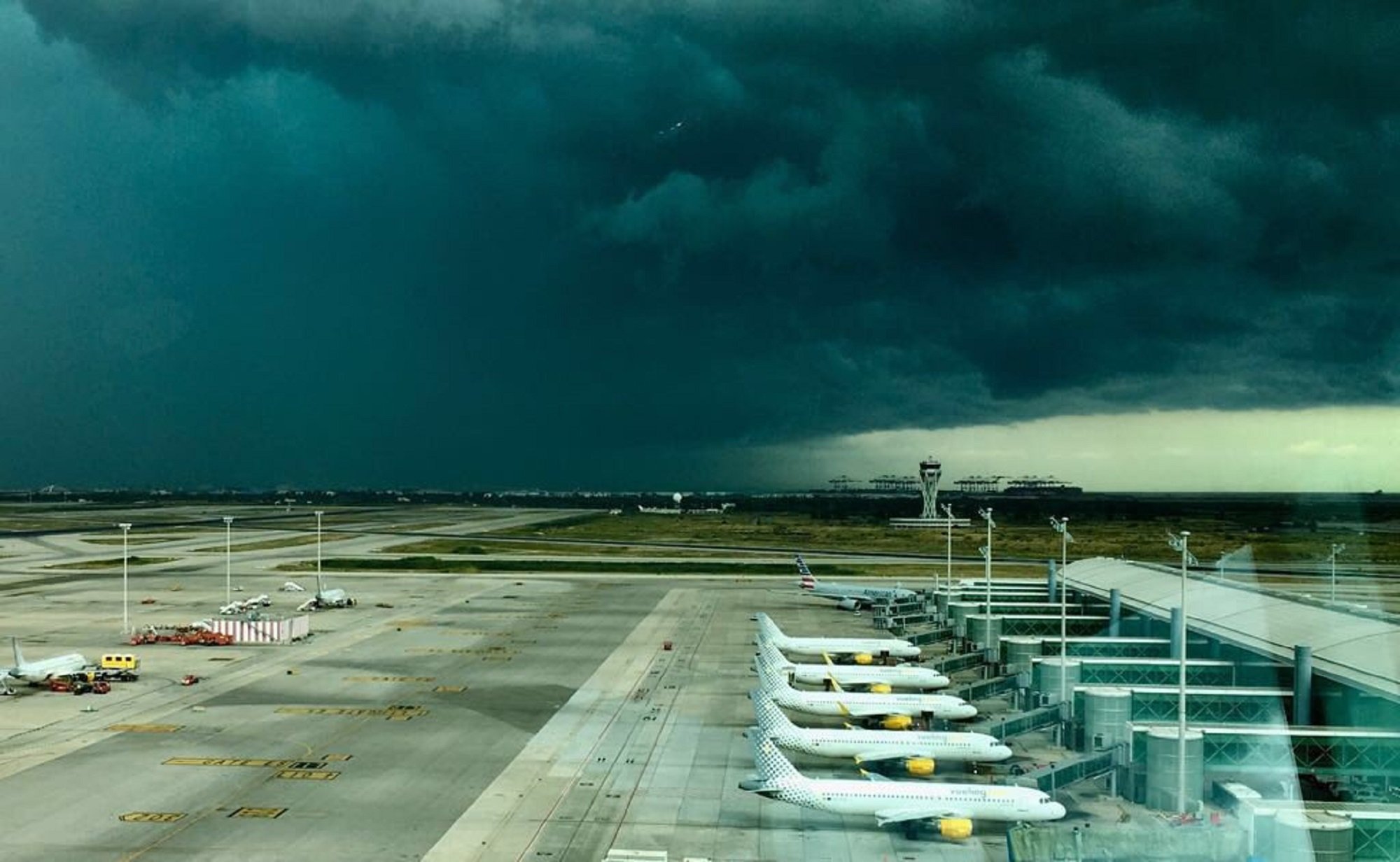 Les fortes pluges causen retards a l'aeroport de Barcelona