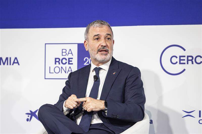Collboni reclama a Junts i ERC suport per desencallar la flexibilització de la reserva del 30%