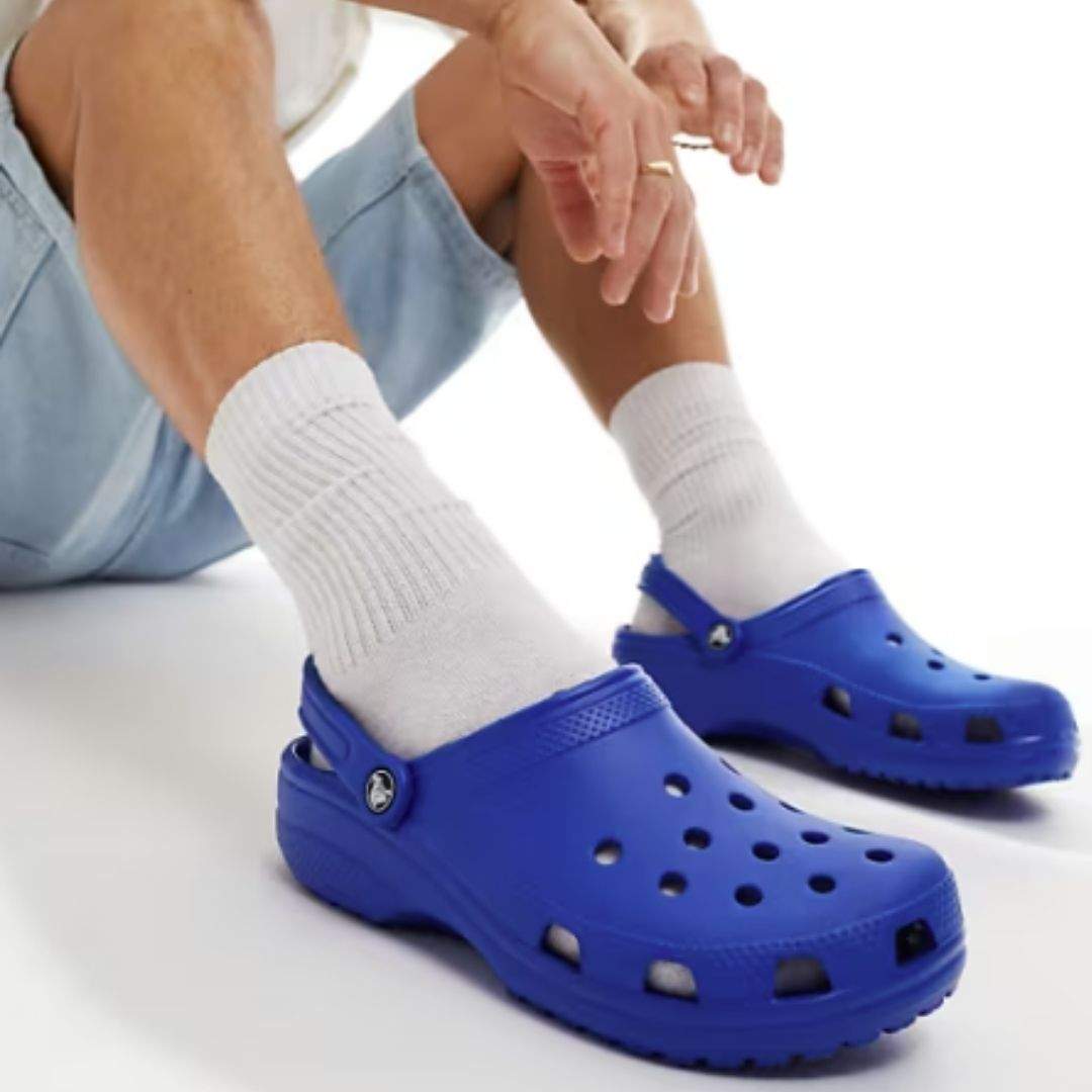 Aquests Crocs clàssics estan a menys de 18 € i són el calçat més pràctic per a tot l’estiu