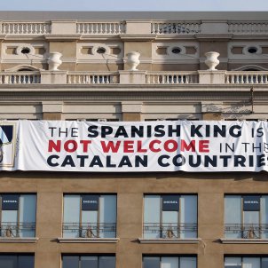 Barcelona banner against Spanish king also gets hung in international media