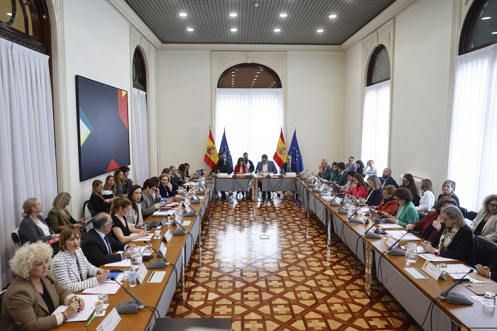 Gobierno y Generalitat chocan con el PP en una tensa reunión sobre el reparto de menores migrantes