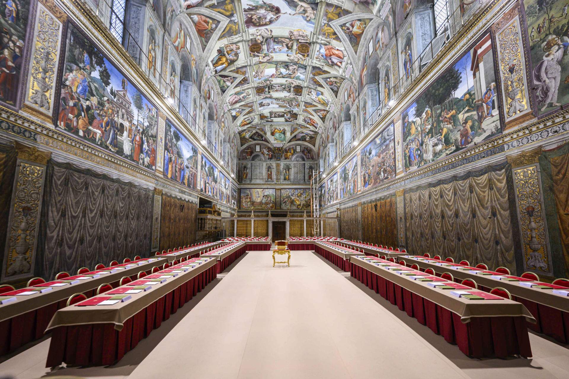 La Capella Sixtina adaptada al conclave / EFE