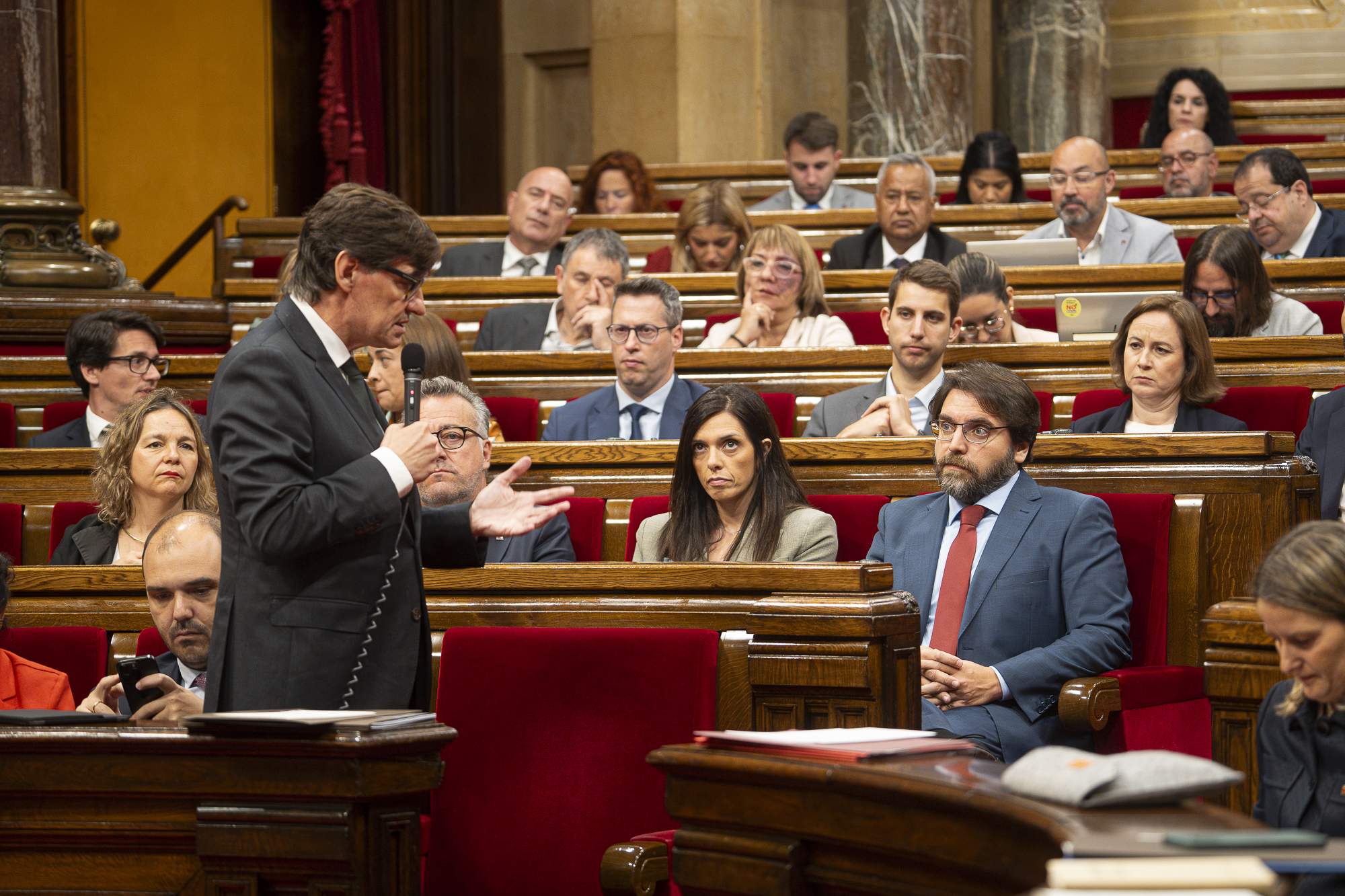 El Parlament rebutja la compareixença d'Illa per la crisi al PSOE i Junts avisa que tornarà a demanar-la