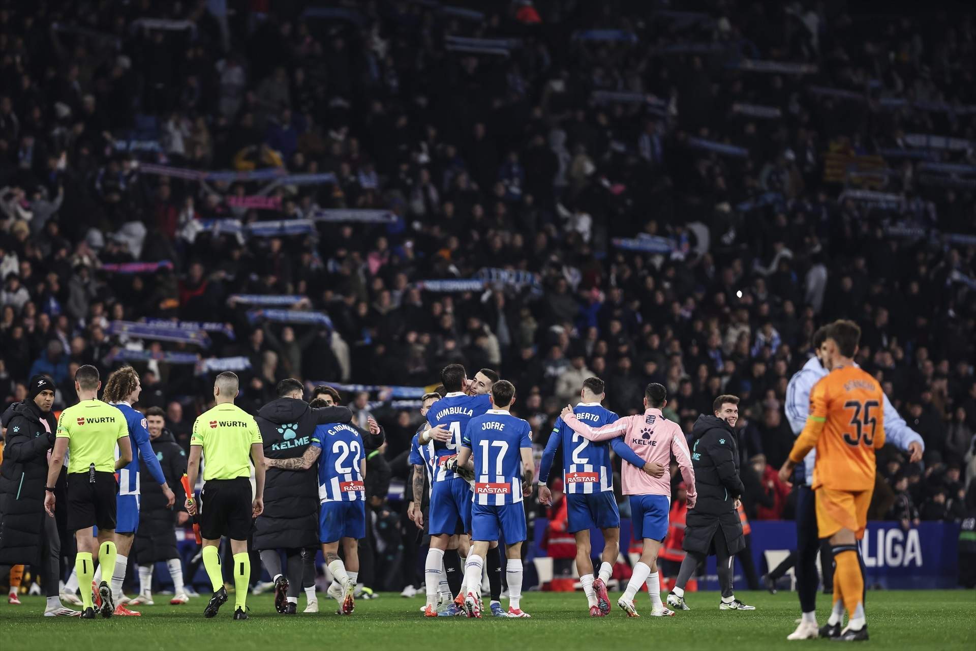 Disciplina tiene piedad del Espanyol y permite público para el derbi contra el Barça