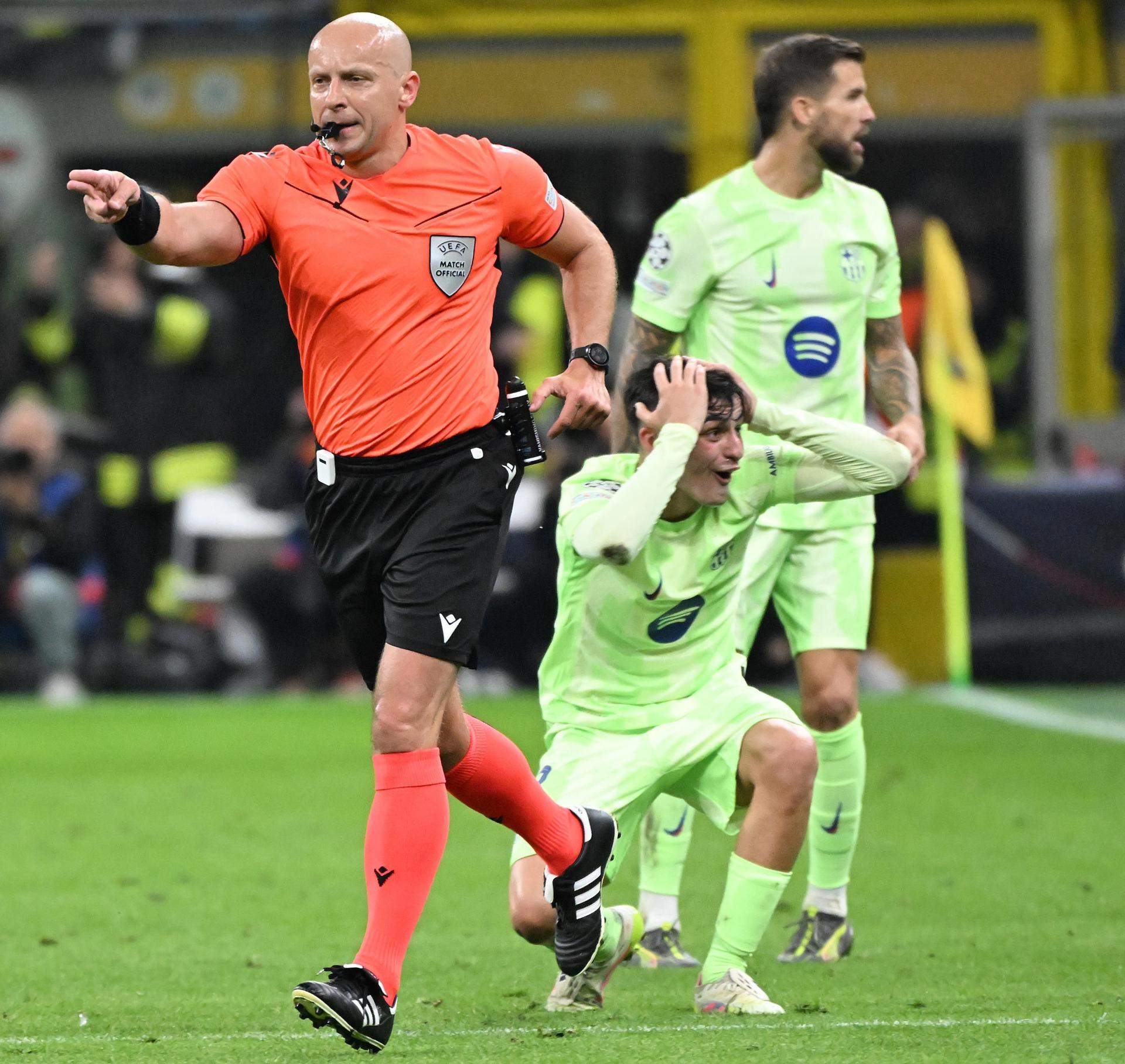 Las dos imágenes inéditas que confirman el escándalo arbitral contra el Barça en la Champions League