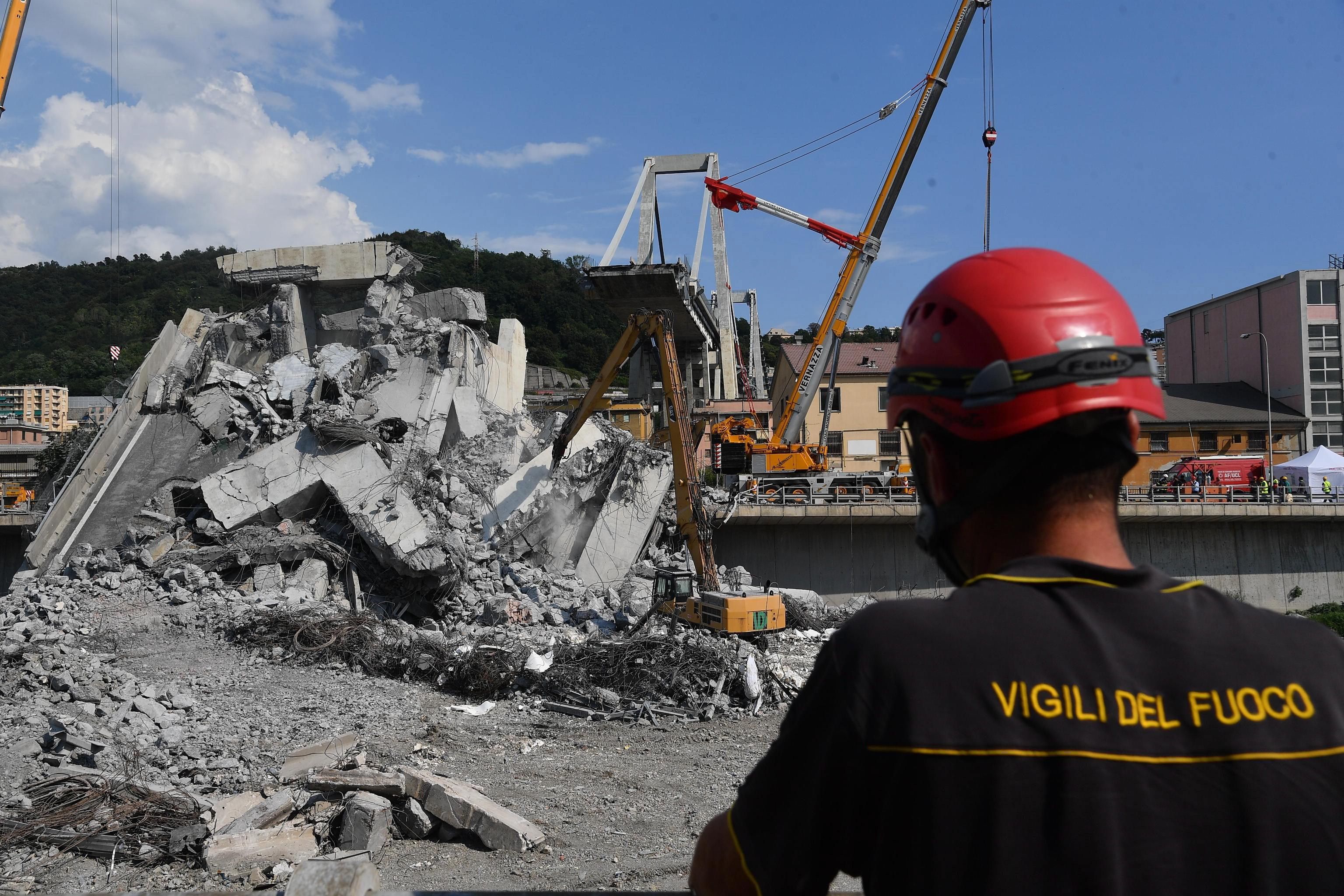 Aumentan a 42 los muertos en Génova