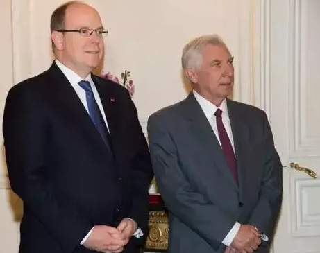 El príncep Albert de Mònaco i Michel Yves Mourou El príncep Albert de Mònaco i Michel Yves Mourou