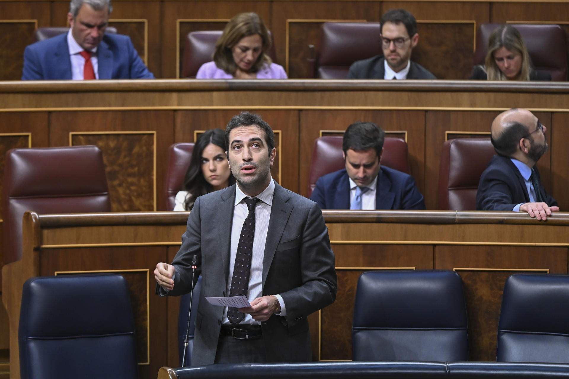 El govern espanyol es compromet a actuar en favor de “l’interès general” en l’opa al Sabadell