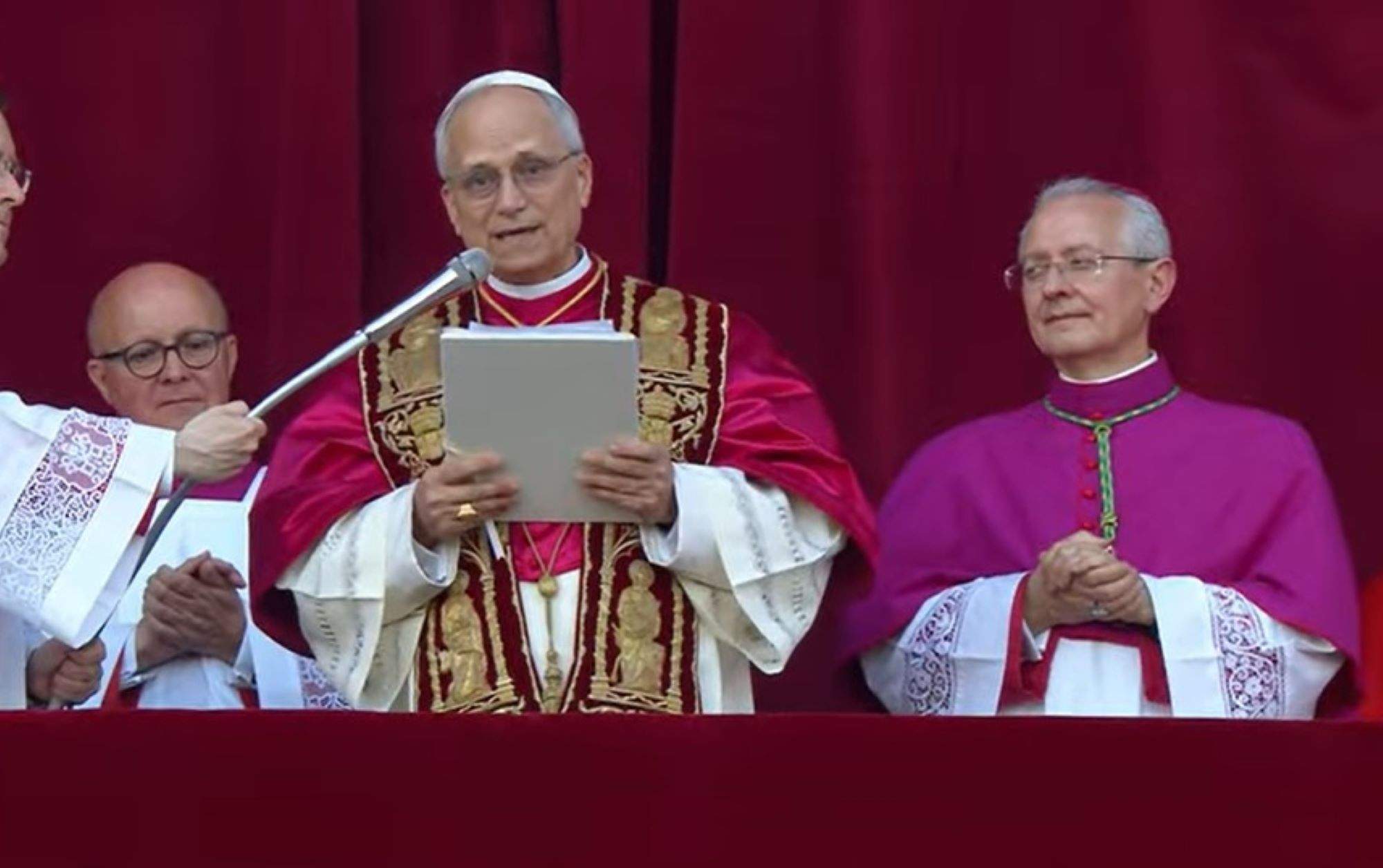 El papa Lleó XIV homenatja la "veu coratjosa" de Francesc en les seves primeres paraules