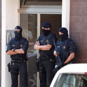 Mossos terrorista abatut atac Cornella - Efe Mossos terrorista abatut atac Cornella - Efe
