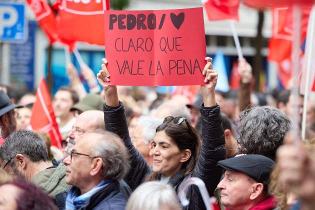 Manifestación a favor de Sánchez - EuropaPress Manifestación a favor de Sánchez - EuropaPress