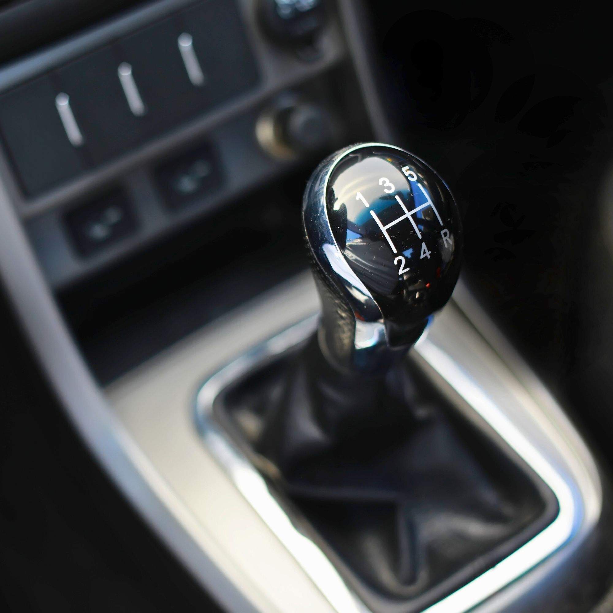 Los expertos dicen que cambiar el aceite de la caja de cambios es la mejor decisión para salvar tu coche