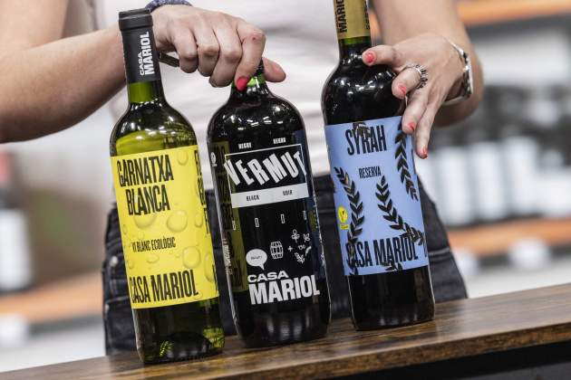 Vins Laura Serrano Celler Mariol / Foto: Carlos Baglietto Vins Laura Serrano Celler Mariol / Foto: Carlos Baglietto