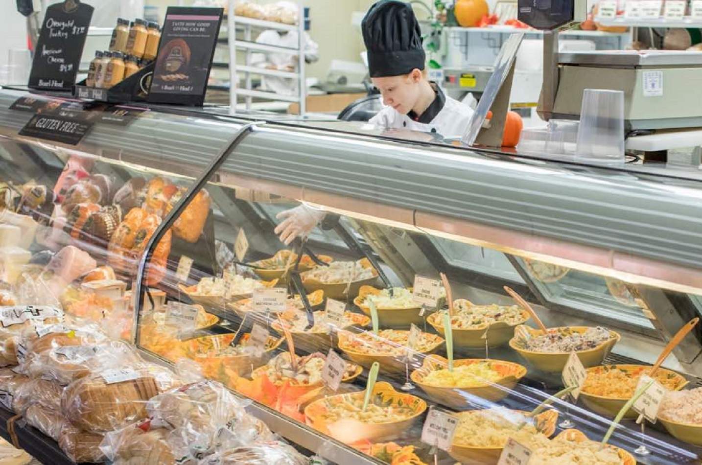 Ir de rodillas para suplicar que nos pelen el plátano: el futuro negro de la cocina