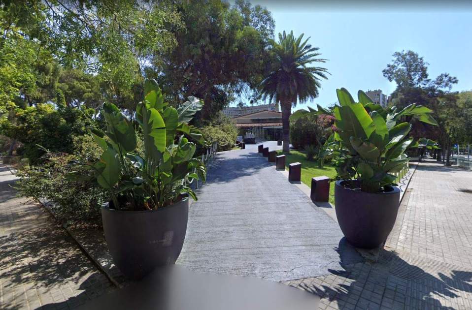 Entrada del NU BCN que frecuenta Lamine Yamal, Google Maps Entrada del NU BCN que frecuenta Lamine Yamal, Google Maps