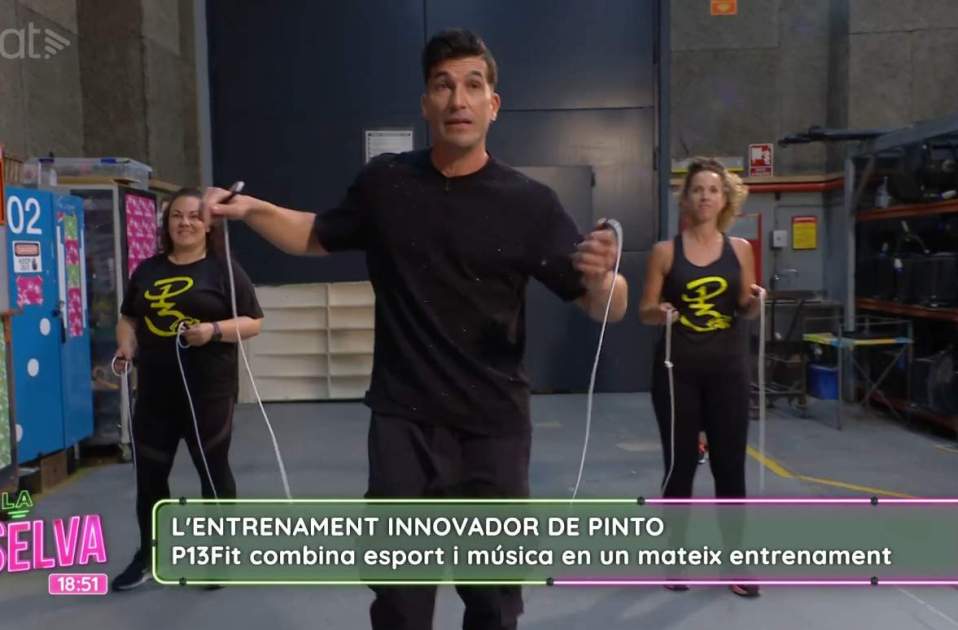 Pinto saltant la corda a TV3 Pinto saltant la corda a TV3