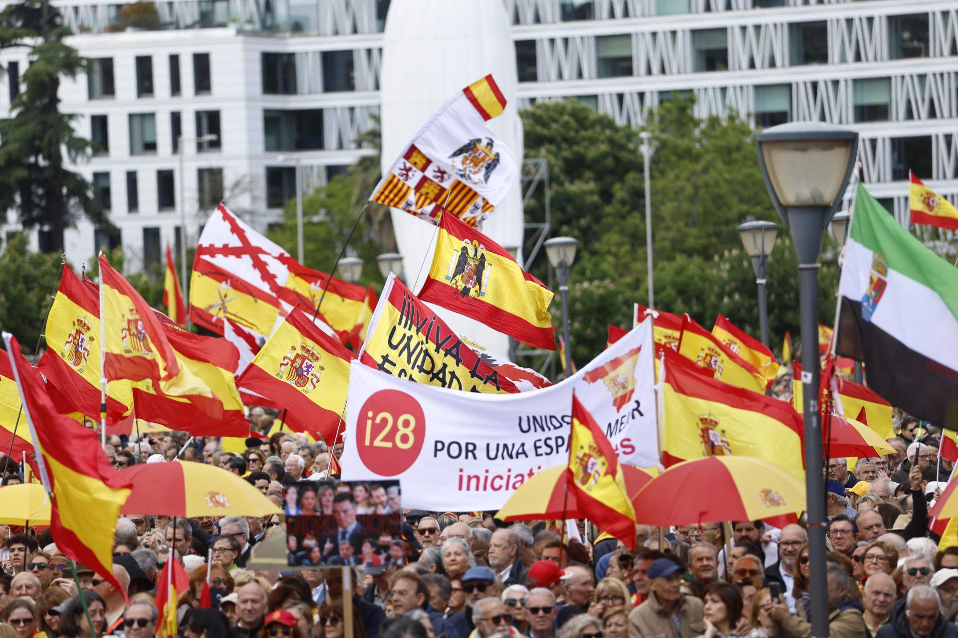 Las derechas se manifiestan en Madrid contra Pedro Sánchez: "Hay que lograr derrocarlo"