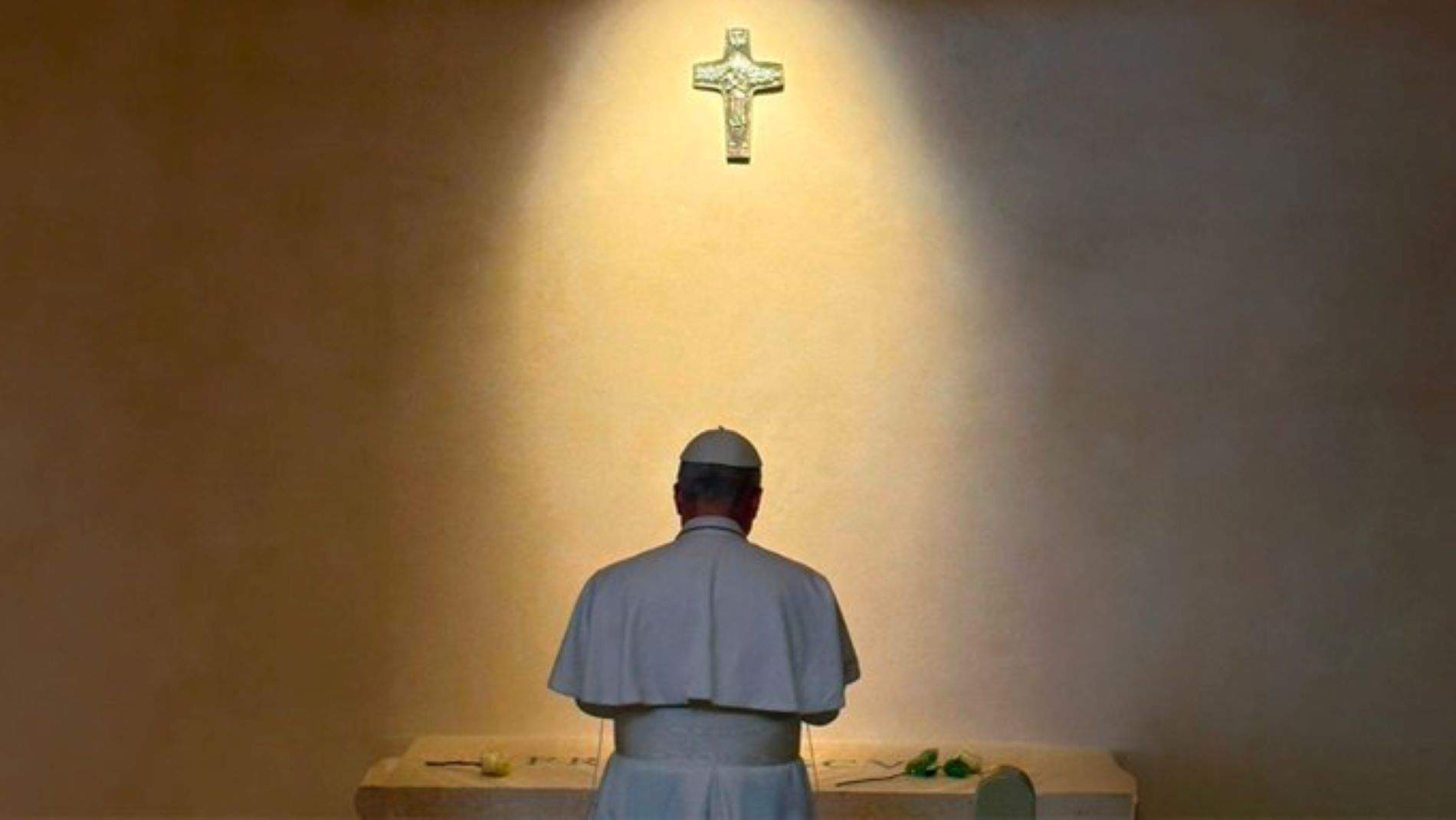 El papa León XIV visita la tumba de Francisco por sorpresa