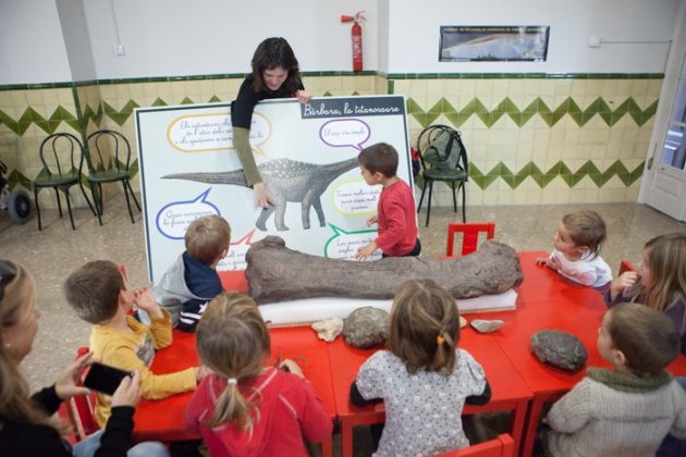 museo minas cerc dinosaurios niños enseñanza