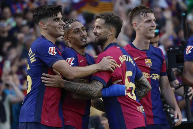 Pinya del Barça celebrant un gol contra el Reial Madrid / Foto: EFE Pinya del Barça celebrant un gol contra el Reial Madrid / Foto: EFE