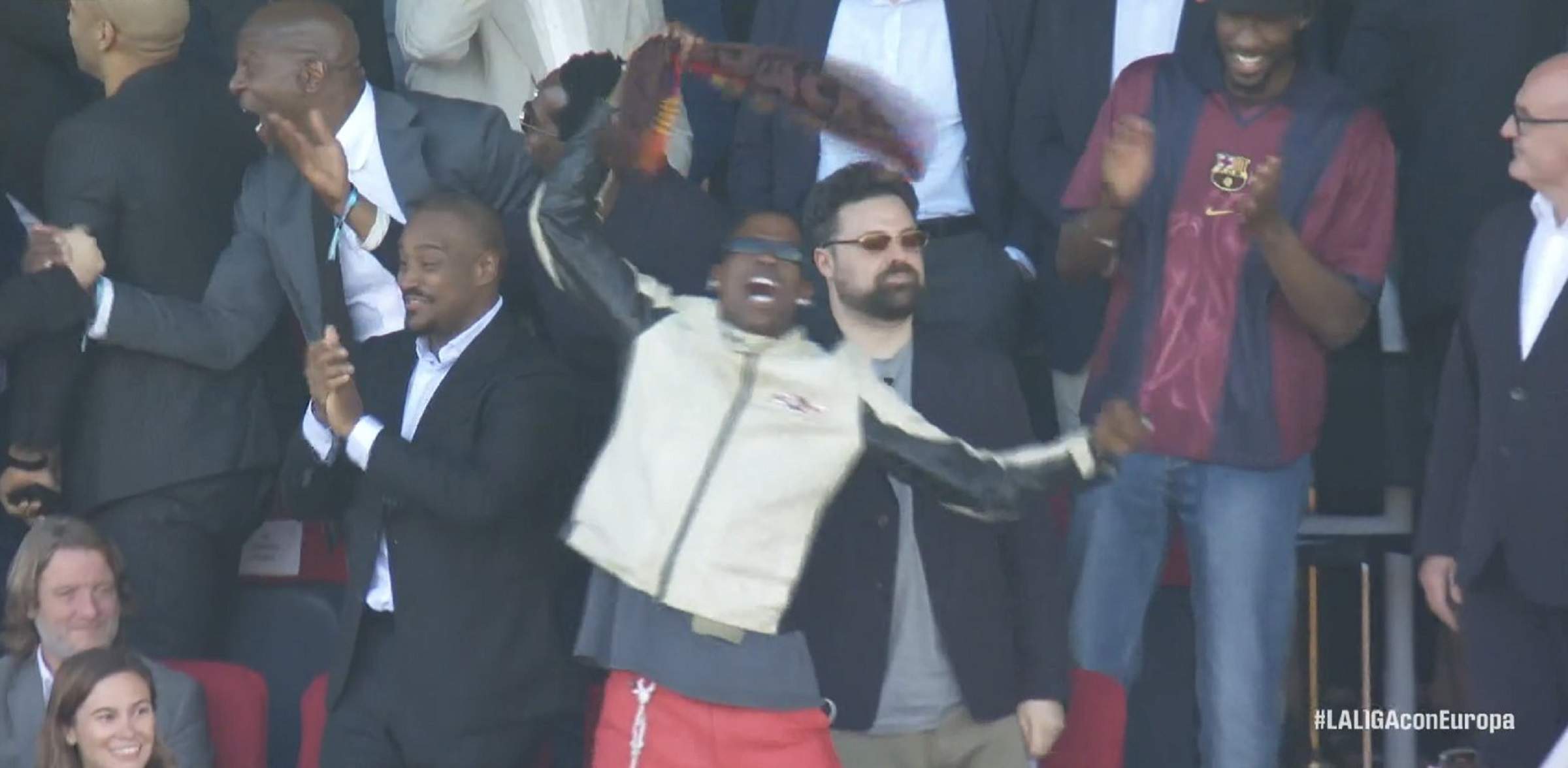 Travis Scott embogeix al Clàssic: celebració eufòrica amb Joan Laporta