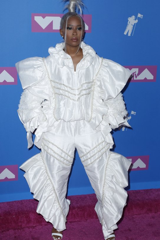 dej loaf vma  efe