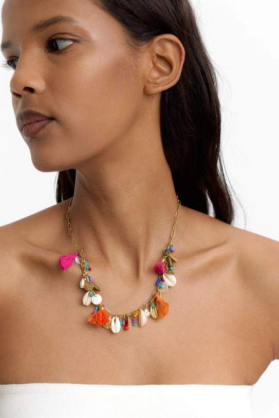 Collar corto de eslabones con conchas Collar corto de eslabones con conchas