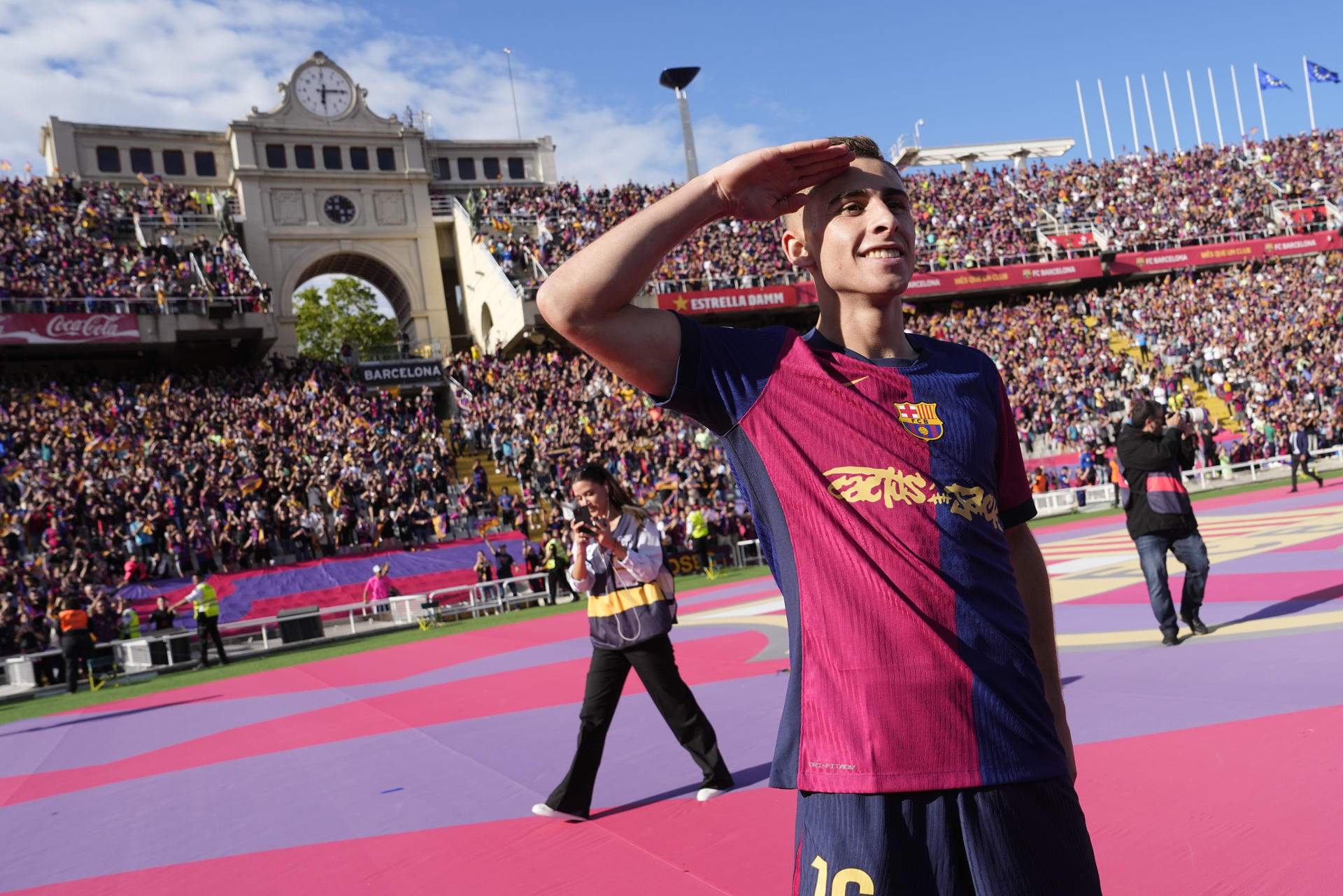 Portades esportives provocatives d'un Barça "campió" i un Reial Madrid "inútil"
