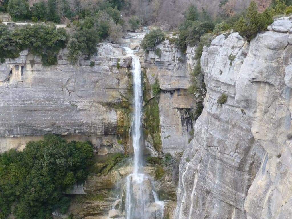La maravillosa ruta que te llevará a la cascada más alta y espectacular de Catalunya