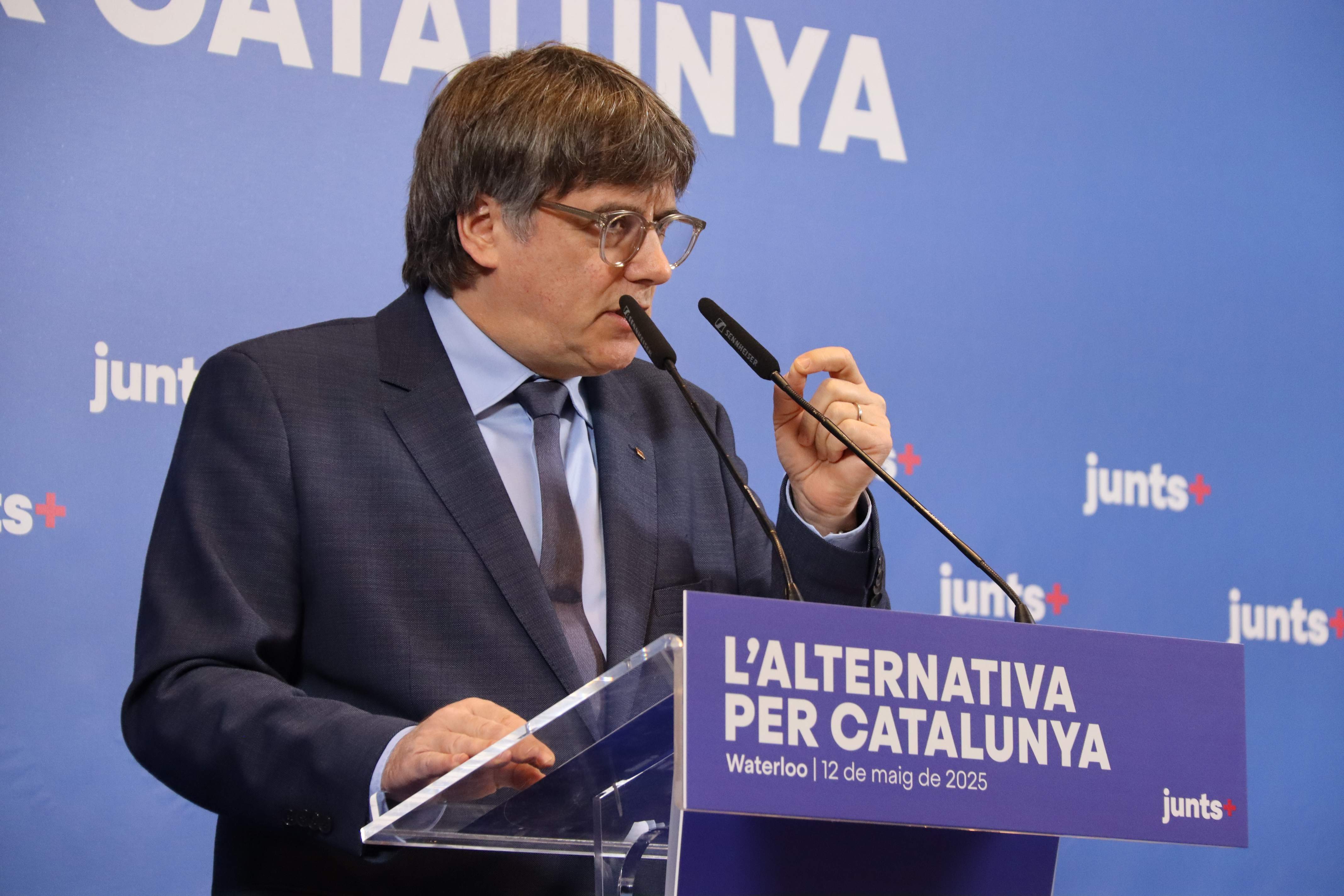 Puigdemont espolea a los suyos ante la pinza de "la convergencia para fastidiar a Junts": "No calléis nunca"