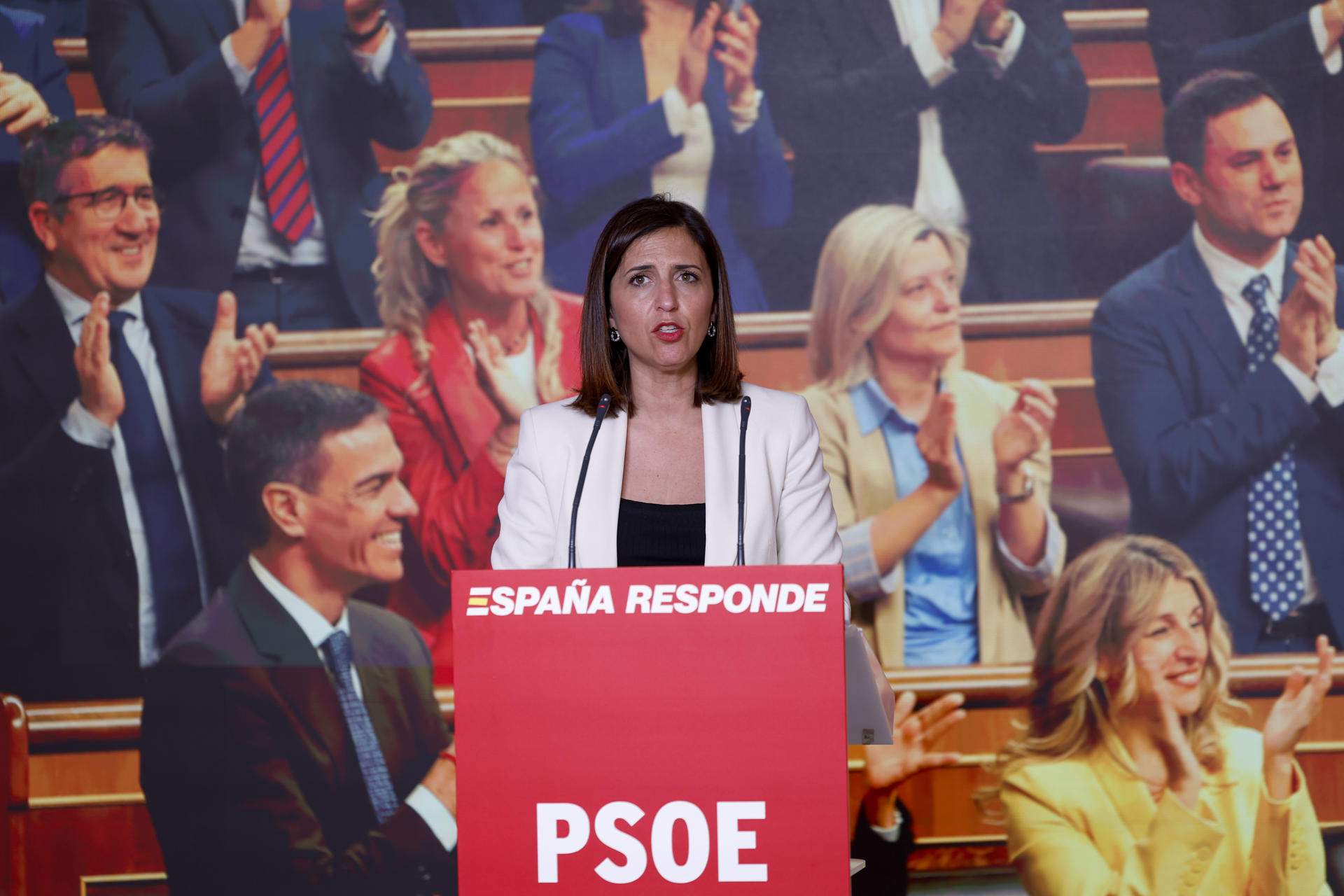 El PSOE ve "grave" la filtración del chat Sánchez-Ábalos pero descarta por ahora denunciarlo